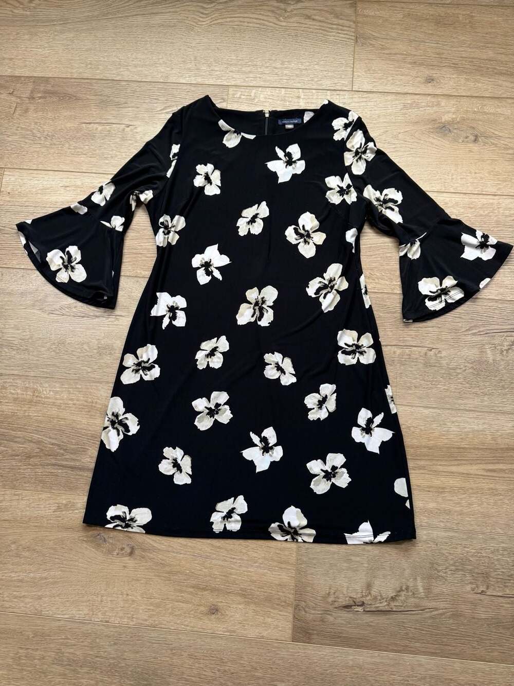 Tommy Hilfiger Floral Shift Dress Bell Sleeve Black White Size 14 Career Party - Picture 2 of 12